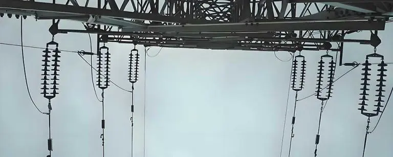 Windproof Insulators VS Wind Deflection Insulators